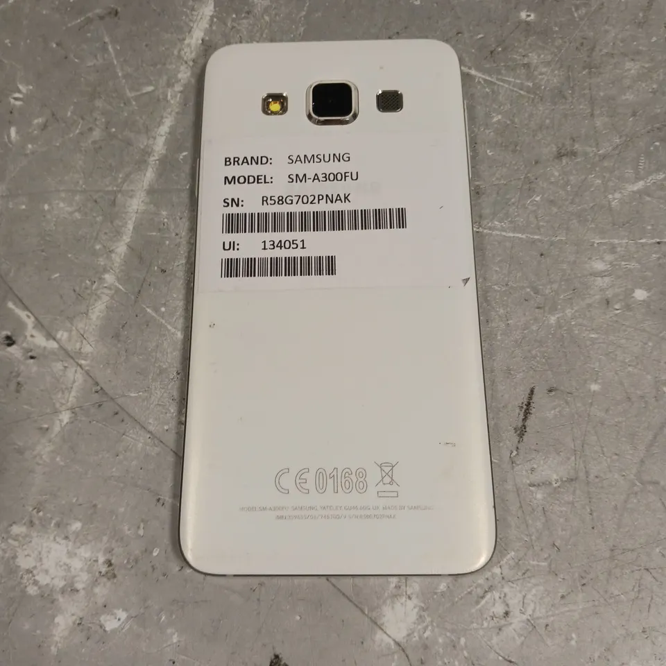 SAMSUNG GALAXY A3 WHITE SM-A300FU
