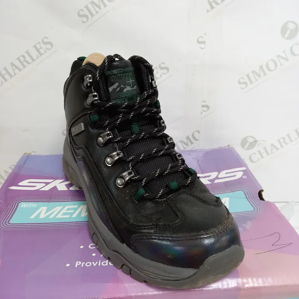 SKECHERS WATER REPELLENT HIGH TOP BLACK BOOTS - SIZE 5 