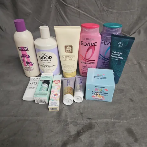 APPROXIMATELY 20 ASSORTED HEALTH & BEAUTY PRODUCTS TO INCLUDE - L'OREAL ELVIVE NUTRI-GLOSS SHAMPOO - NYX PORE FILLER PRIMER - AUSSIE SHAMPOO - ETC