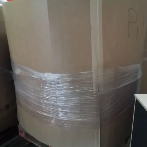 PALLET CONTAINING A LARGE QUANTITY OF PILLOWS 