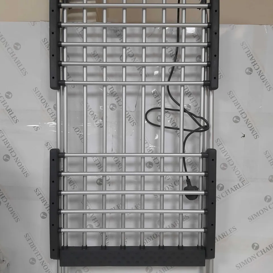 BOXED BLACK AND DECKER DELUXE ELECTRIC LAUNDRY AIRER - COLLECTION ONLY RRP £112.99