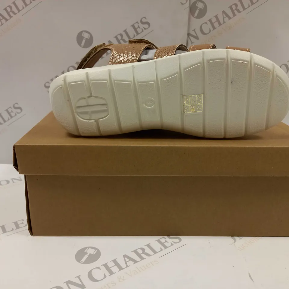 BOXED PAIR OF CUSHION WALK ONE TOUCH CLOSE SANDALS IN TAN - SIZE 3