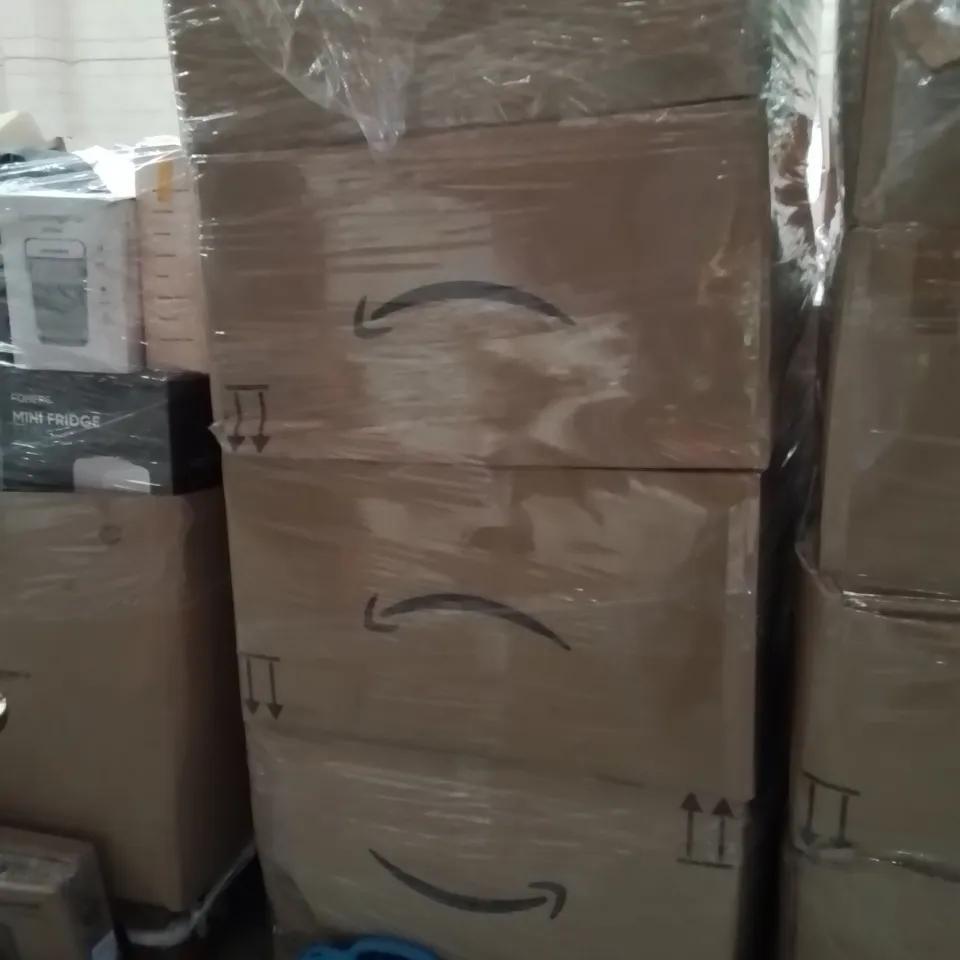 PALLET TO CONTAIN A LARGE QUANTITY OF TABLET CASES AND SCREEN PROTECTORS