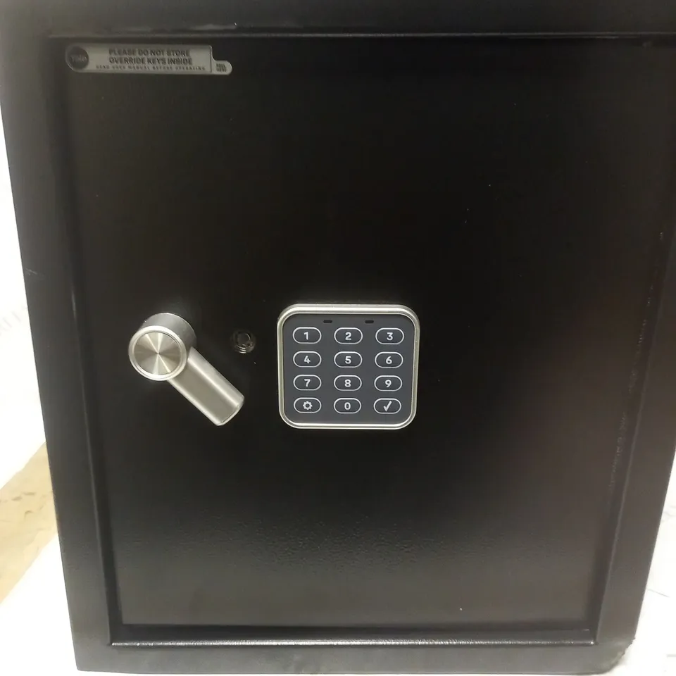 YALE YEC/390/DB1 - LARGE ALARMED VALUE SAFE