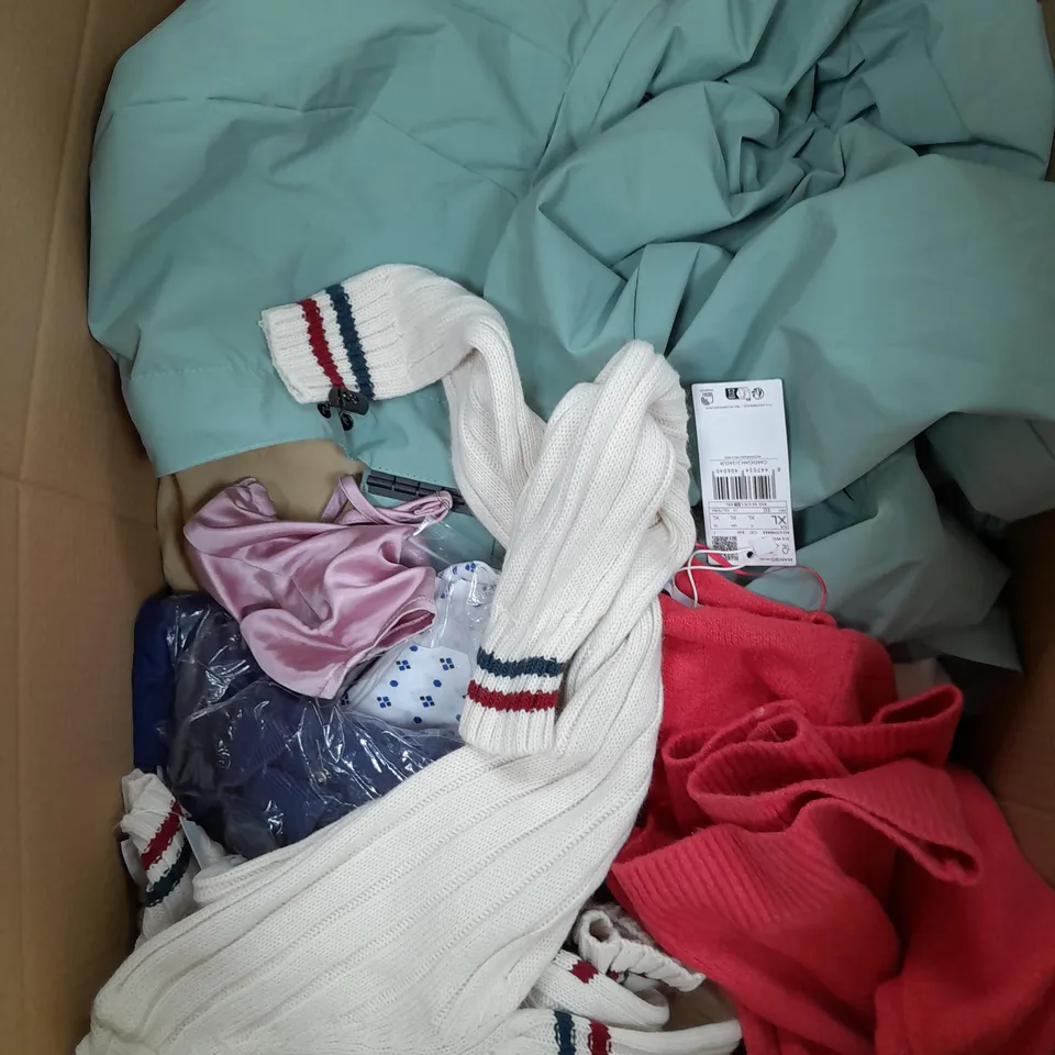 BOX OF APPROXIMATELY 15 ASSORTED CLOTHING ITEMS TO INCLUDE MNG CARDIGAN, EXPLORED JACKET, MOTEL TOP ETC