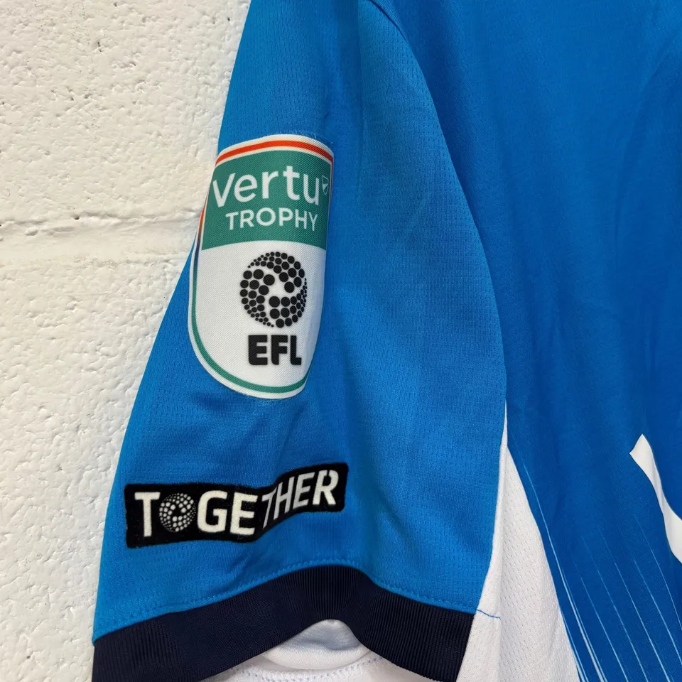 STOCKPORT COUNTY F.C VERTU CUP MATCH WORN HOME SHIRT IN BLUE/WHITE - EU M / BEN MEE #40