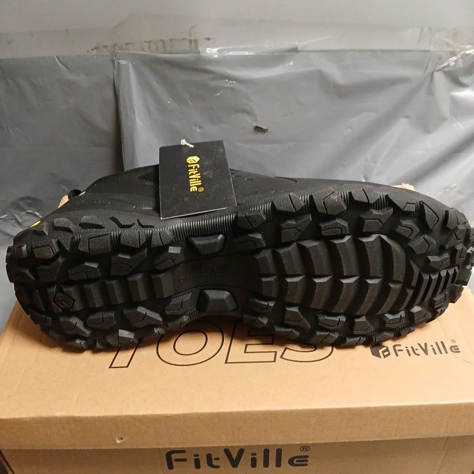 BOXED PAIR OF FIT VILLE LOW TOP TRAINERS IN BLACK - 11