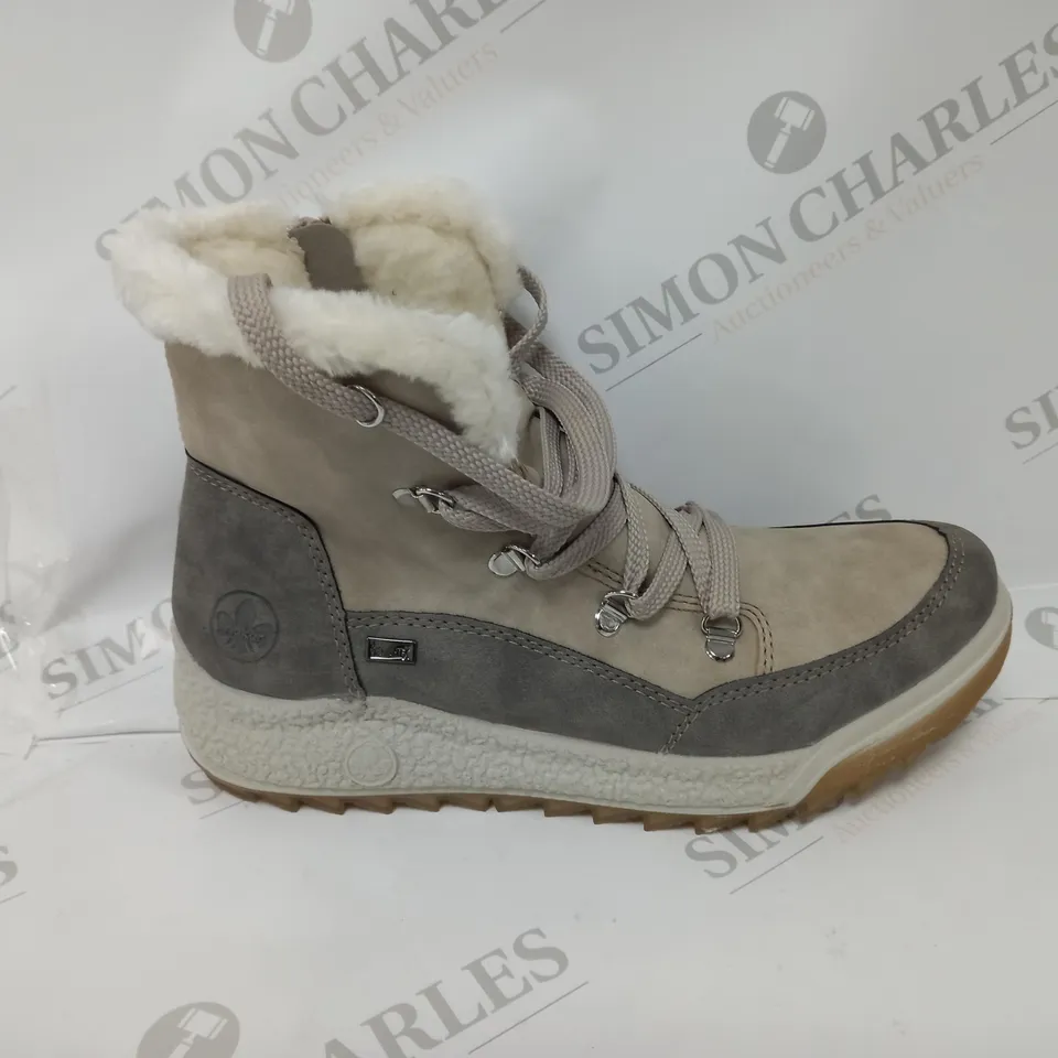 PAIR OF RIEKER ANTISTRESS WATER RESISTANT WARM HIKING BOOTS, CREAM - SIZE 6.5 