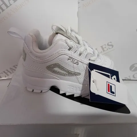 BOXED PAIR OF KIDS FILA TRAINERS SIZE 4INF