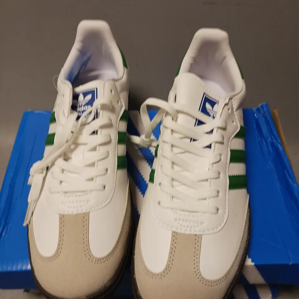 BOXED PAIR OF ADIDAS ORIGINALS CAMPUS 00S, WHITE/GREEN - UK SIZE 8