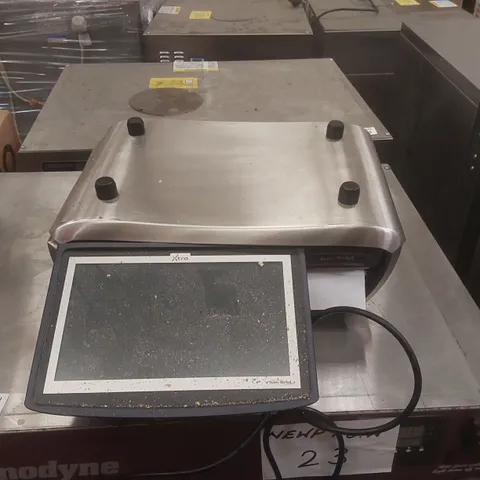 AVERY BERKEL XTRA COMMERCIAL SCALE