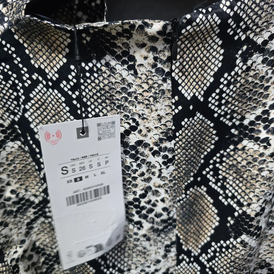 ZARA SNAKE PRINT SHORT-SLEEVE DRESS – UK SIZE S