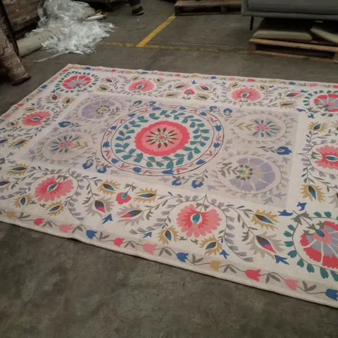 QUALITY DESIGNER AREA RUG - APPROXIMATELY 235×330CM