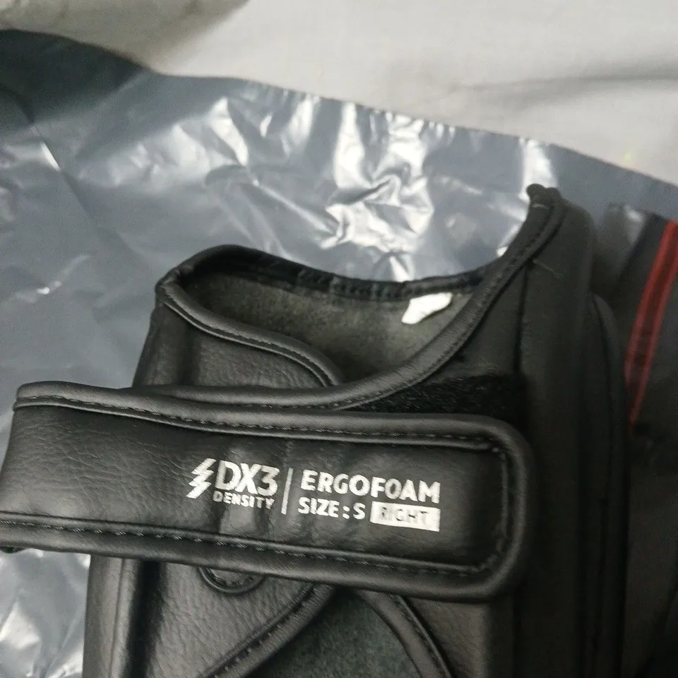 DX3 ERGOFOAM SHIN GUARDS  – SIZE S (PAIR, LEFT & RIGHT)