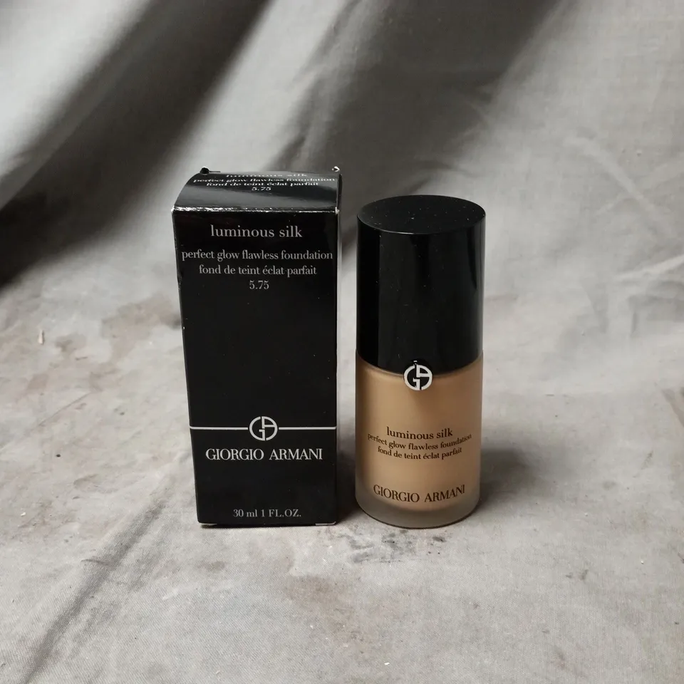 GIORGIO ARMANI LUMINOUS SILK FOUNDATION – SHADE 5.75 – 30 ML