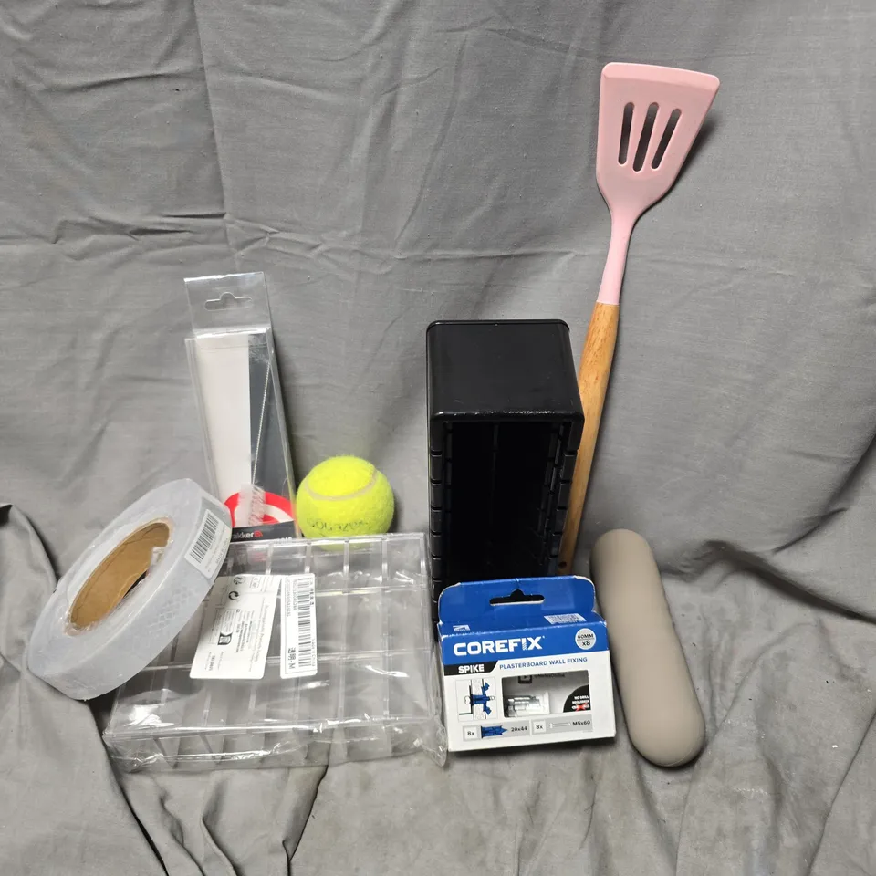 APPROXIMATELY 12 ASSORTED HOUSEHOLD ITEMS TO INCLUDE COREFIX PLASTERBOARD WALL FIXING, TENNIS BALL, SNUGS BUZZ BAR, ETC