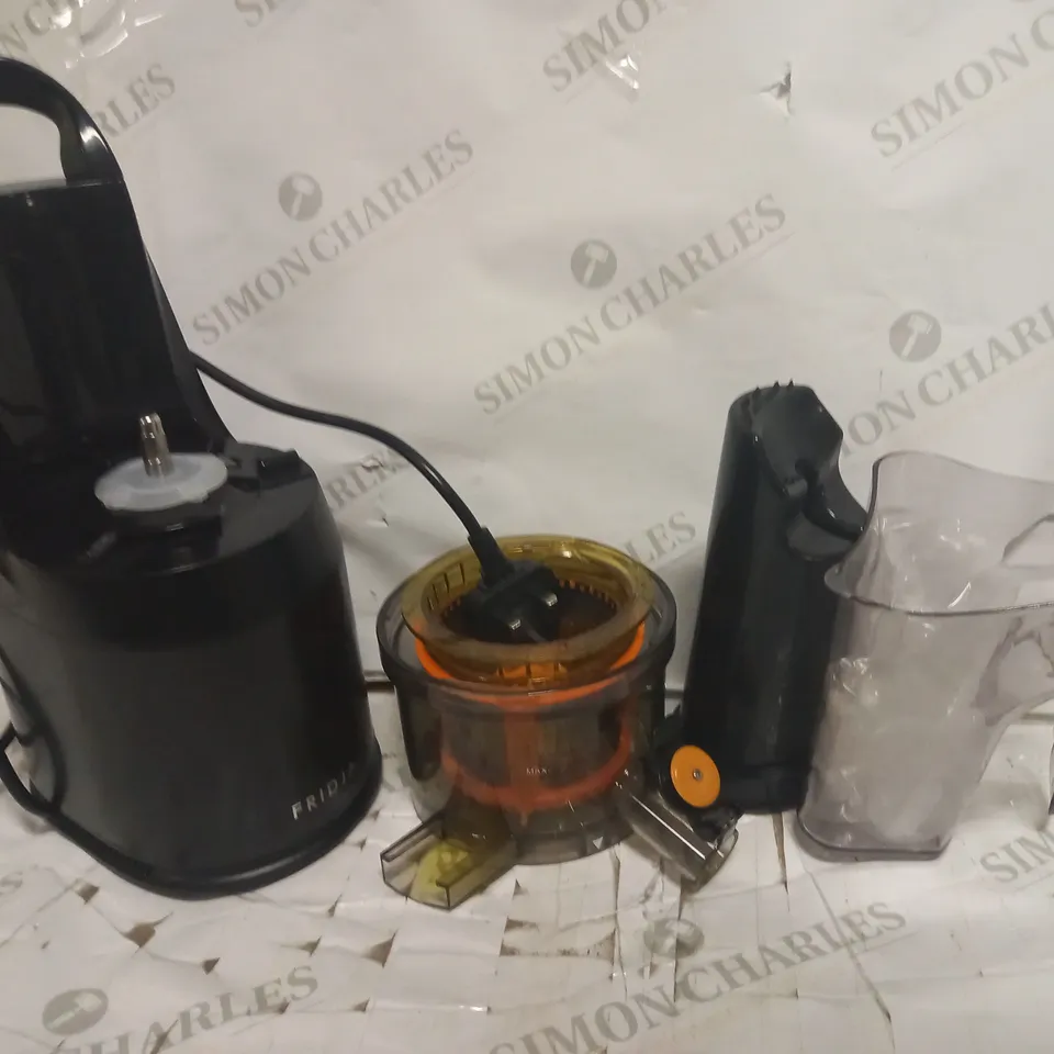 FRIDJA MASTICATING JUICER - BLACK (F1900)