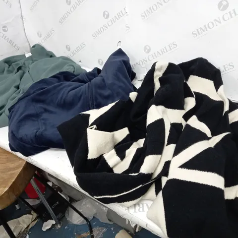 BOX OF APPROXIMATELY 18 ASSORTED CLOTHING ITEMS TO INCLUDE A COTTON TRACKSUIT TOP, A BLACK AND WHITE CARDIGAN AND A NIGHT GOWN