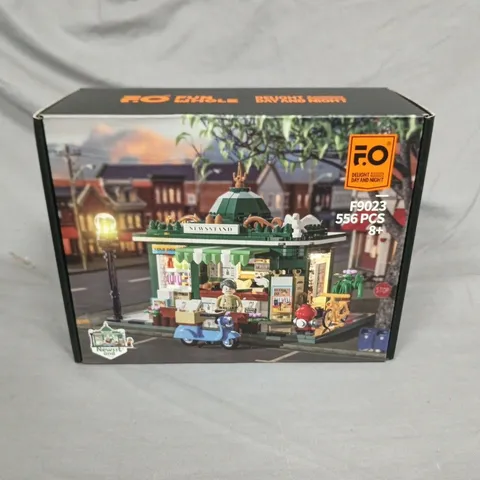 SEALED DELIGHT DAY & NIGHT NEWSTAND 556-PIECE CONSTRUCTION SET - F9023