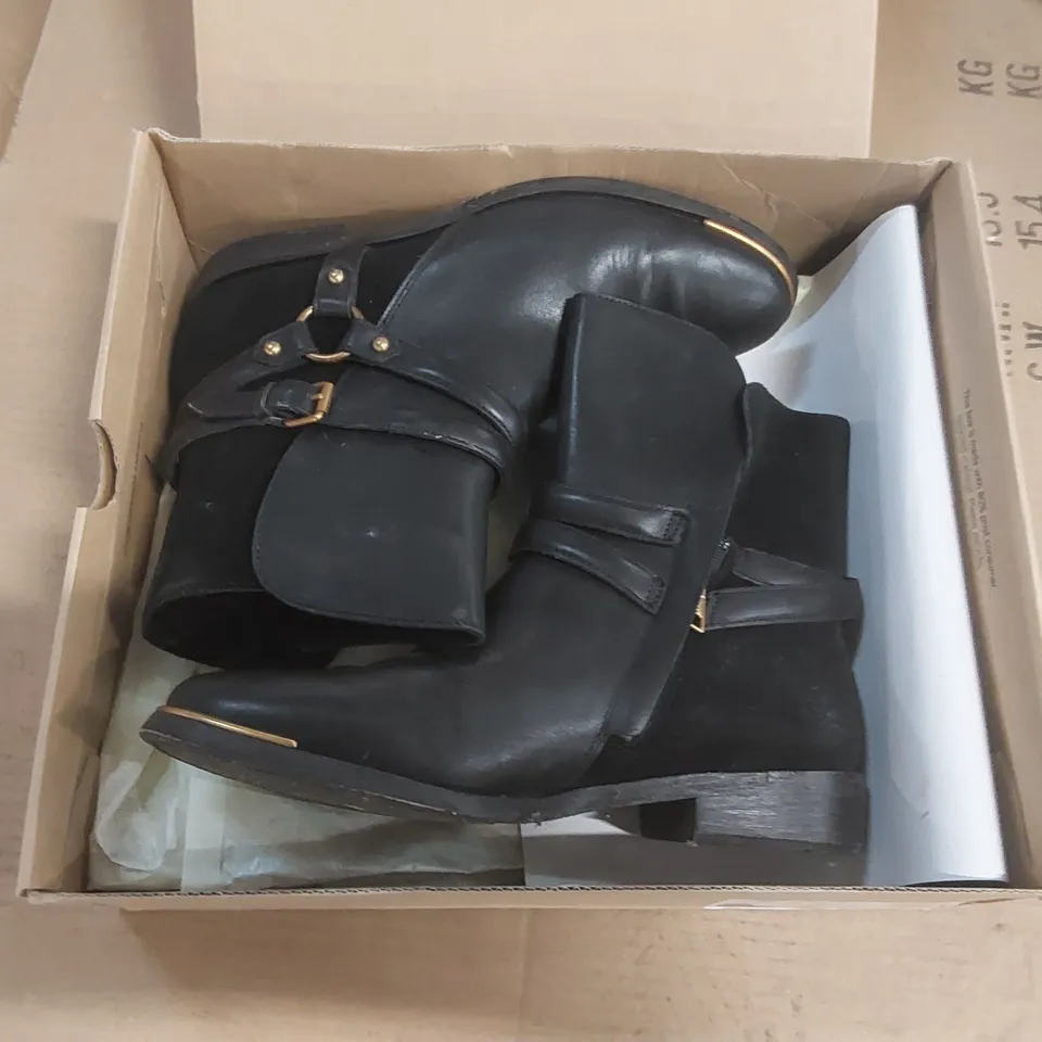 BOXED UGG KELBY WOMEN'S SHOES - SIZE 7.5