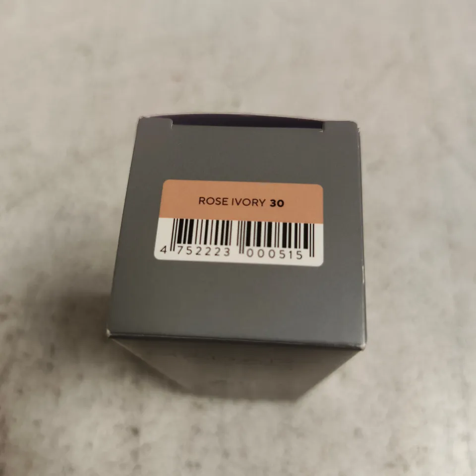 BOXED MADARA SKIN EQUAL SOFT GLOW FOUNDATION 30ML - ROSE IVORY 30 