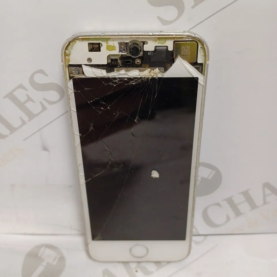 APPLE IPHONE SE (1ST GENERATION) - SILVER 