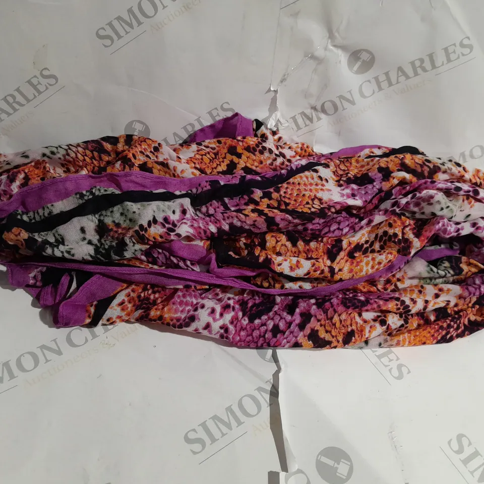 DANNII MINOGUE SNAKE PRINT SCARF