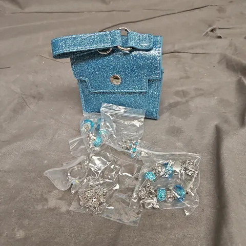BOX OF APPROX 70 MINI HANDBAG CHARM BRACELET KITS IN BLUE GLITTER 