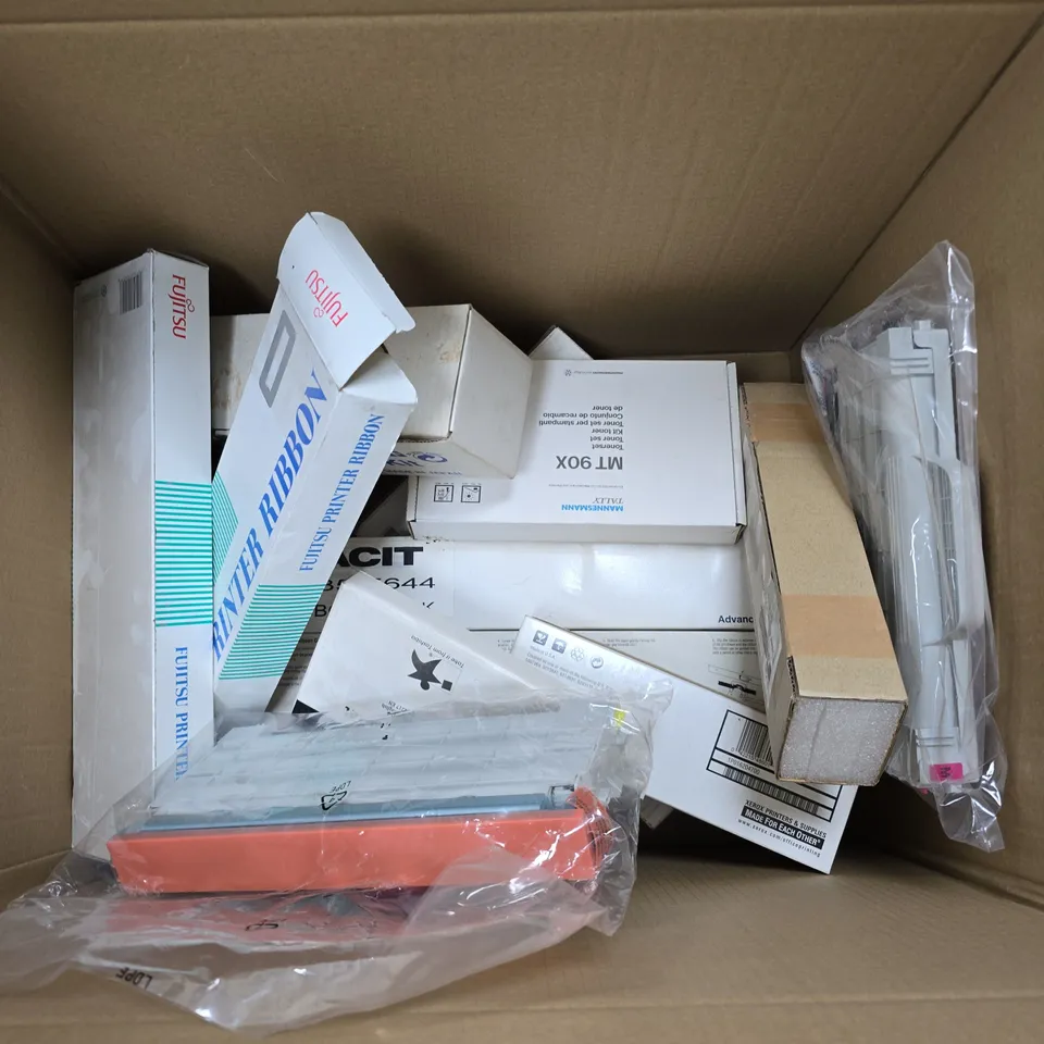 BOX OF APPROXIMATELY 15 ASSORTED PRINTER TONER CARTRIDGES TO INCLUDE FUJITSU, FACIT AND EPSON