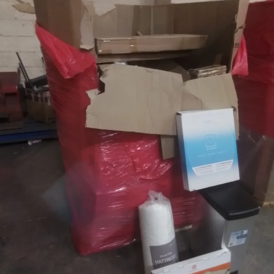 PALLET OF ASSORTED HOUSEHOLD GOODS AND FURNITURE TO INCLUDE; MODA 40L SLIM PEDAL BIN, POWER-FUL RADIATOR CAT BED, BENKSTEIN TOILET LID ETC