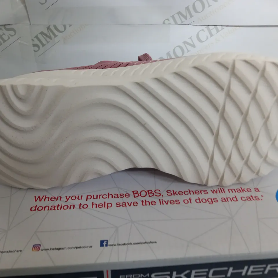 BOBS SPORTS FROM SKETCHERS WITH MEMORY FOAM IN PINK SIZE 7 