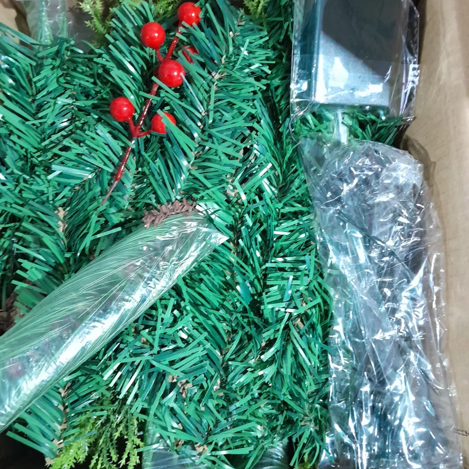 BOXED XMAS GARLAND IN UNKNOW SIZE IN GREEN 