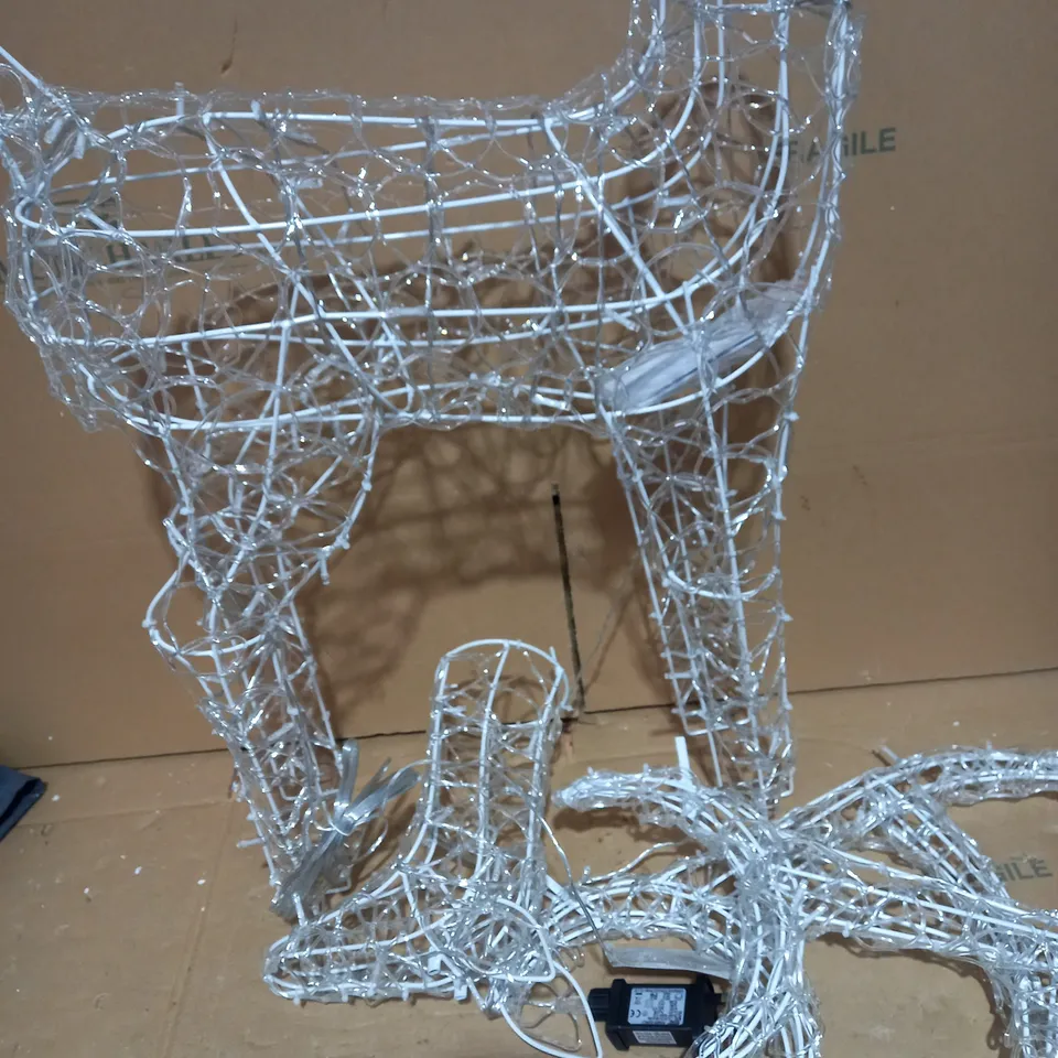 FESTIVE INDOOR/OUTDOOR PRE LIT REINDEER 