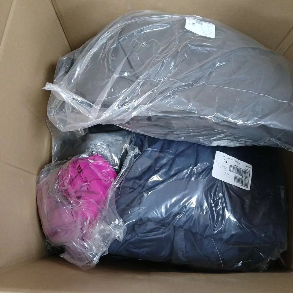APPROXIMATELY 15 ASSORTED CLOTHING ITEMS IN VARIOUS STYLES, SIZES & COLOURS