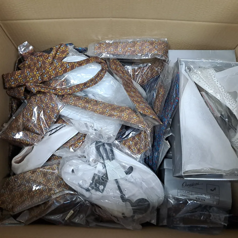 APPROXIMATELY 10 PAIRS OF ASSORTED BOXED AND UNBOXED SHOES TO INCLUDE BOOTS, SANDALS, AND TRAINERS 
