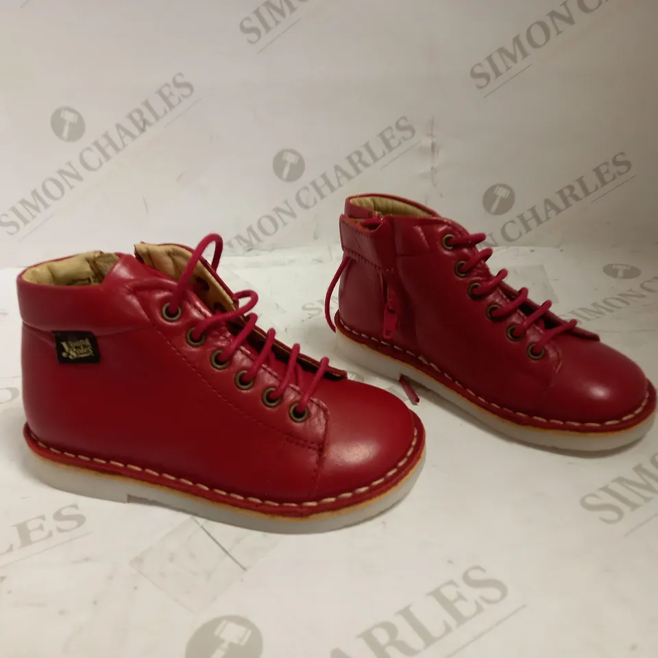 YOUNG SOLES SIZE 25 RED BOOTS 