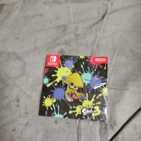 BOX OF APPROXIMATELY 50 SPLATOON 3 YELLOW SQUID PIN ENAMEL BADGE