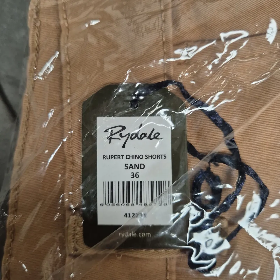 BAGGED RYDALE RUPERT CHINO SHORTS – SAND, UK 36