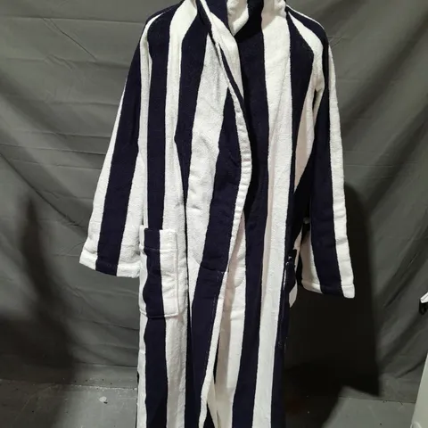 GANT STRIPED ROBE IN EVENING BLUE/WHITE - SMALL
