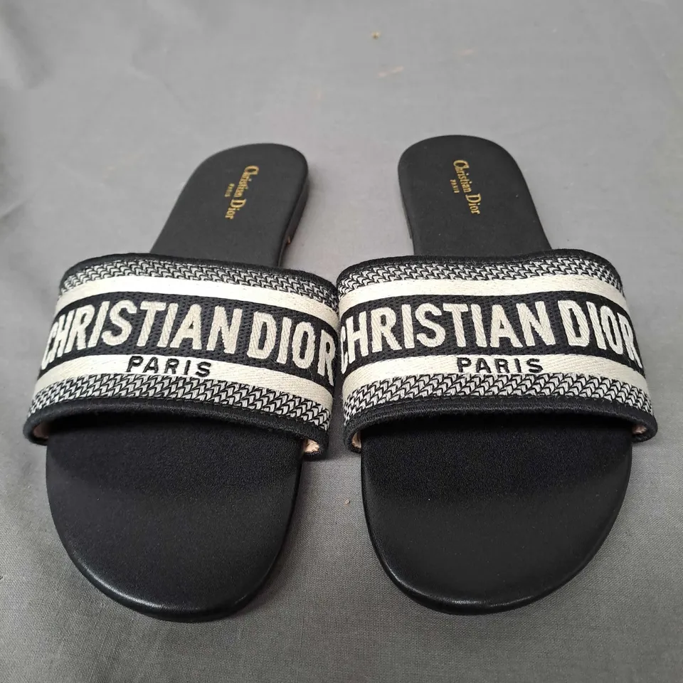 PAIR OF CHRISTIAN DIOR SLIDES SIZE EU 39