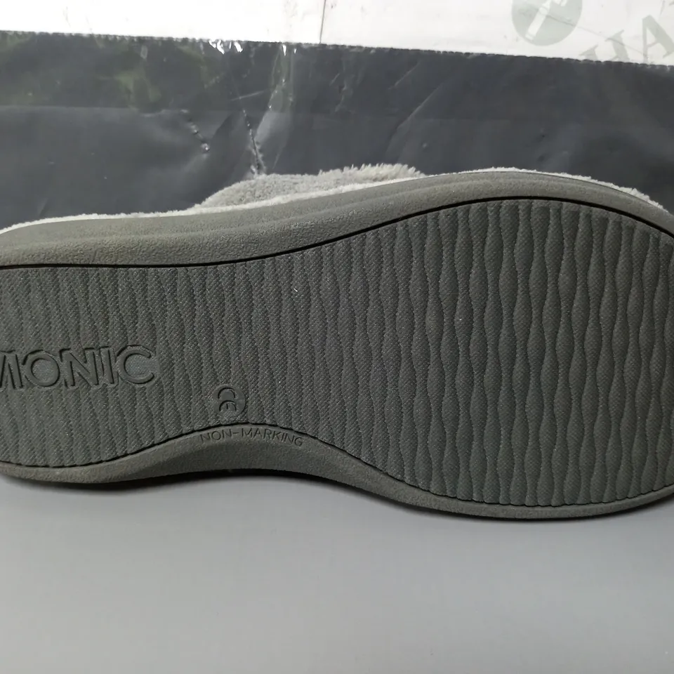 VIONIC INDULGE RELAX SLIPPERS IN LIGHT GREY - UK 6