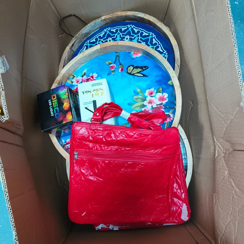 BOX OF APPROXIMATELY 15 ASSORTED HOUSEHOLD ITEMS INCLUDING TABLE TOPS OF VARIOUS DESIGNS, TABLE LEGS, TELESCOPIC WINDOW CLEANER ETC