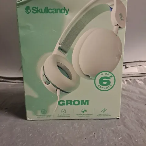 BOXED SKULL CANDY GROM WIRED HEADPHONES