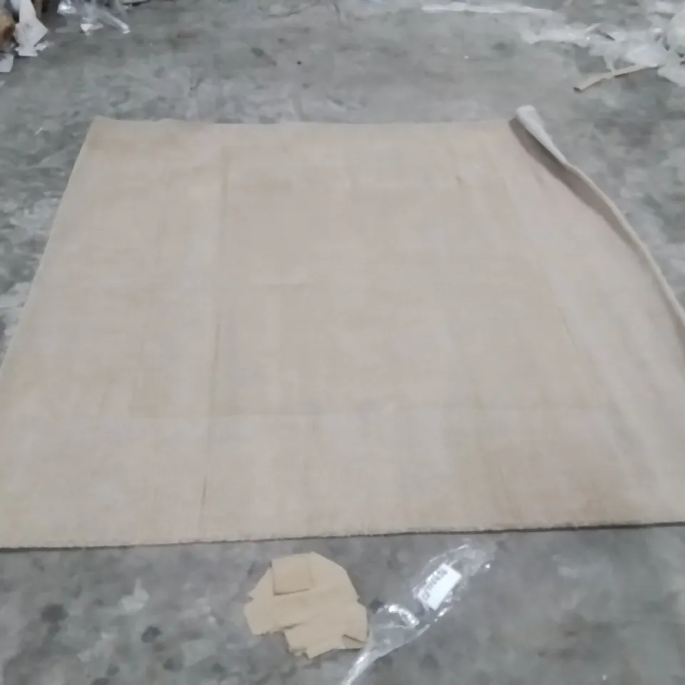 QUALITY DESIGNER AREA RUG - APPROXIMATELY 200X200