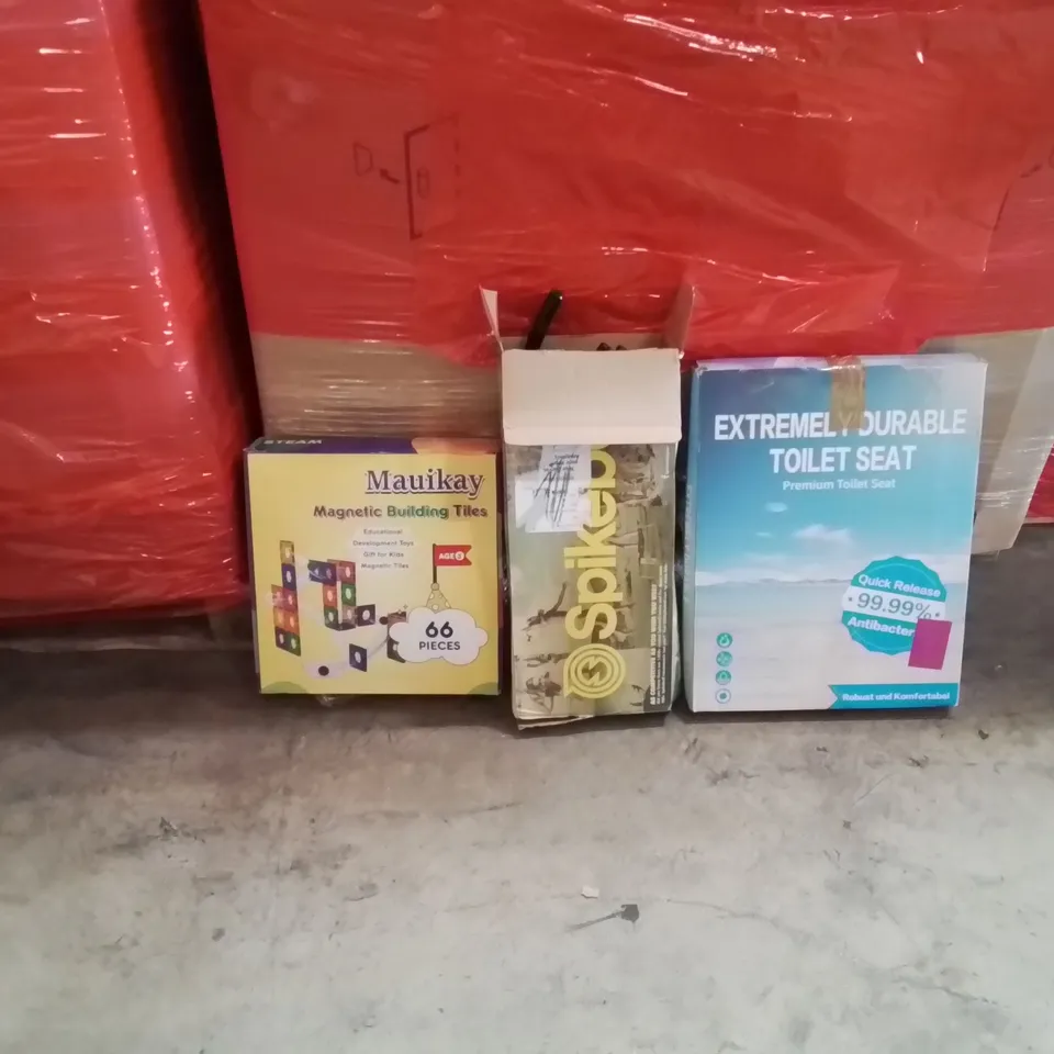 PALLET OF ASSORTED HOUSEHOLD GOODS AND PRODUCTS TO INCLUDE; MAGNETIC BUILDING TILES, SPIKEBALL, EXTREMELY DURABLE TOILET SEAT ETC
