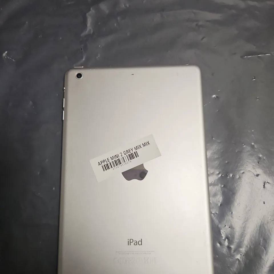 APPLE IPAD MINI 2 (7.9-INCH) TABLET – SILVER 