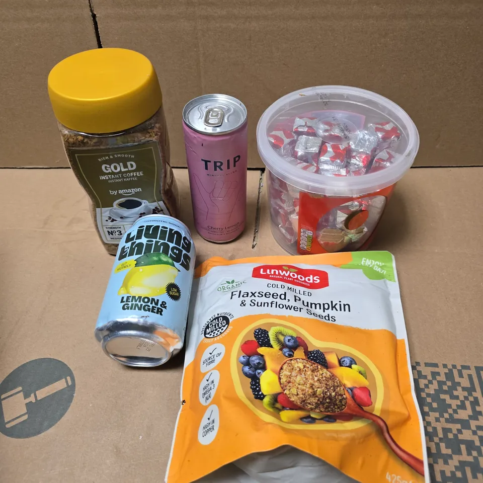 APPROXIMATELY 10 ASSORTED FOOD/DRINK PRODUCTS TO INCLUDE OXO CUBES, TRIP DRINK, PASTA ETC 