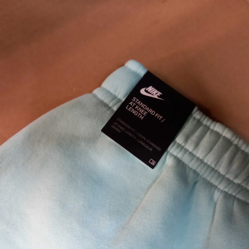 NIKE PASTEL GREEN/LOGO JOGGER SHORTS - SMALL