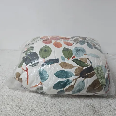 MULTI COLOURED LEAF DESIGN THROW