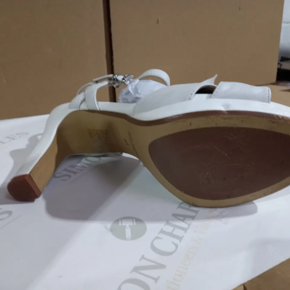 RUTH LANGSFORD WHITE HIGH HEELS SIZE 7